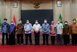 Dekan FKUI Bertemu Pj. Gubernur Banten dan Rektor Untirta, Bahas Upaya Peningkatan SDM bidang Kesehatan